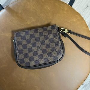 Louis Vuitton small pochette